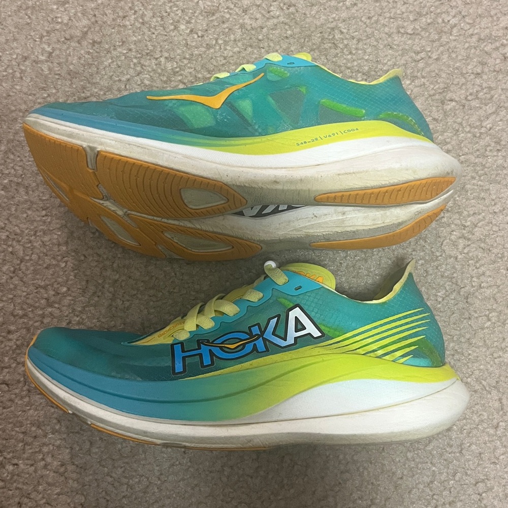 Hoka Rocket X 2 carbon plated running shoes - size 7. - Picture 3 of 8